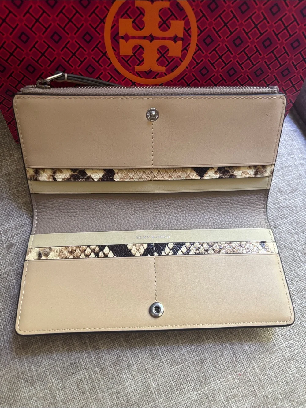 New! Tory Burch Robinson Slim snake embossed Leather wallet